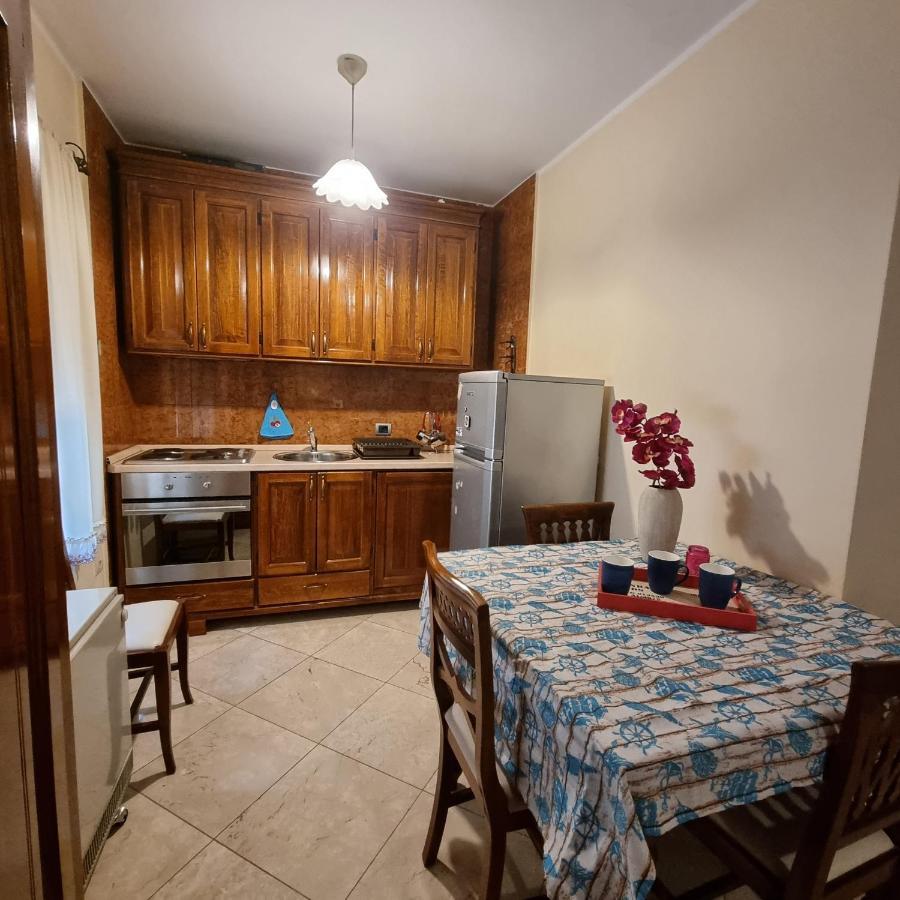 Apartment On The Shore Of The Bay Of Kotor With Free Wi-Fi Buitenkant foto